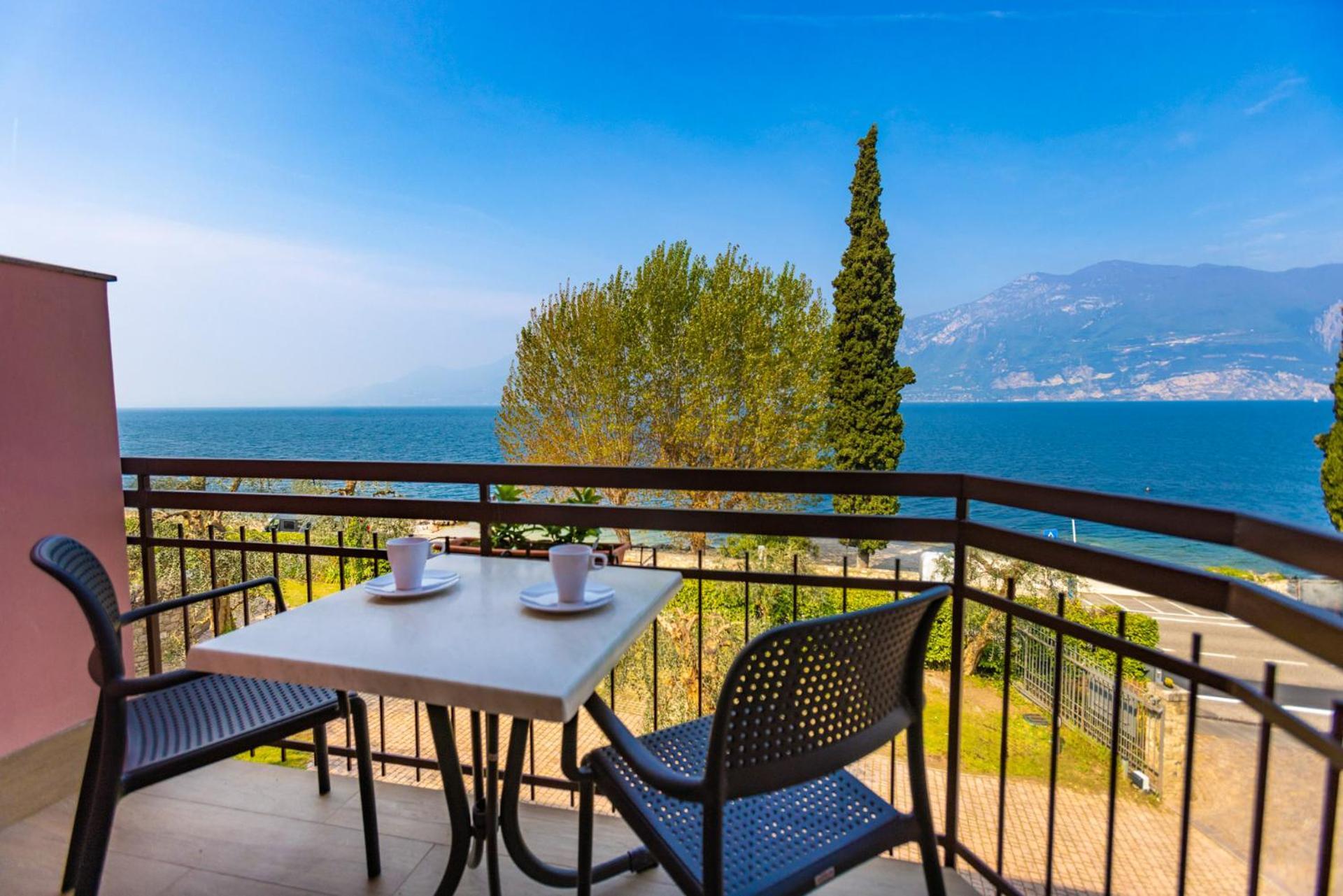 Residence Solei Classic & Plus Brenzone sul Garda Buitenkant foto