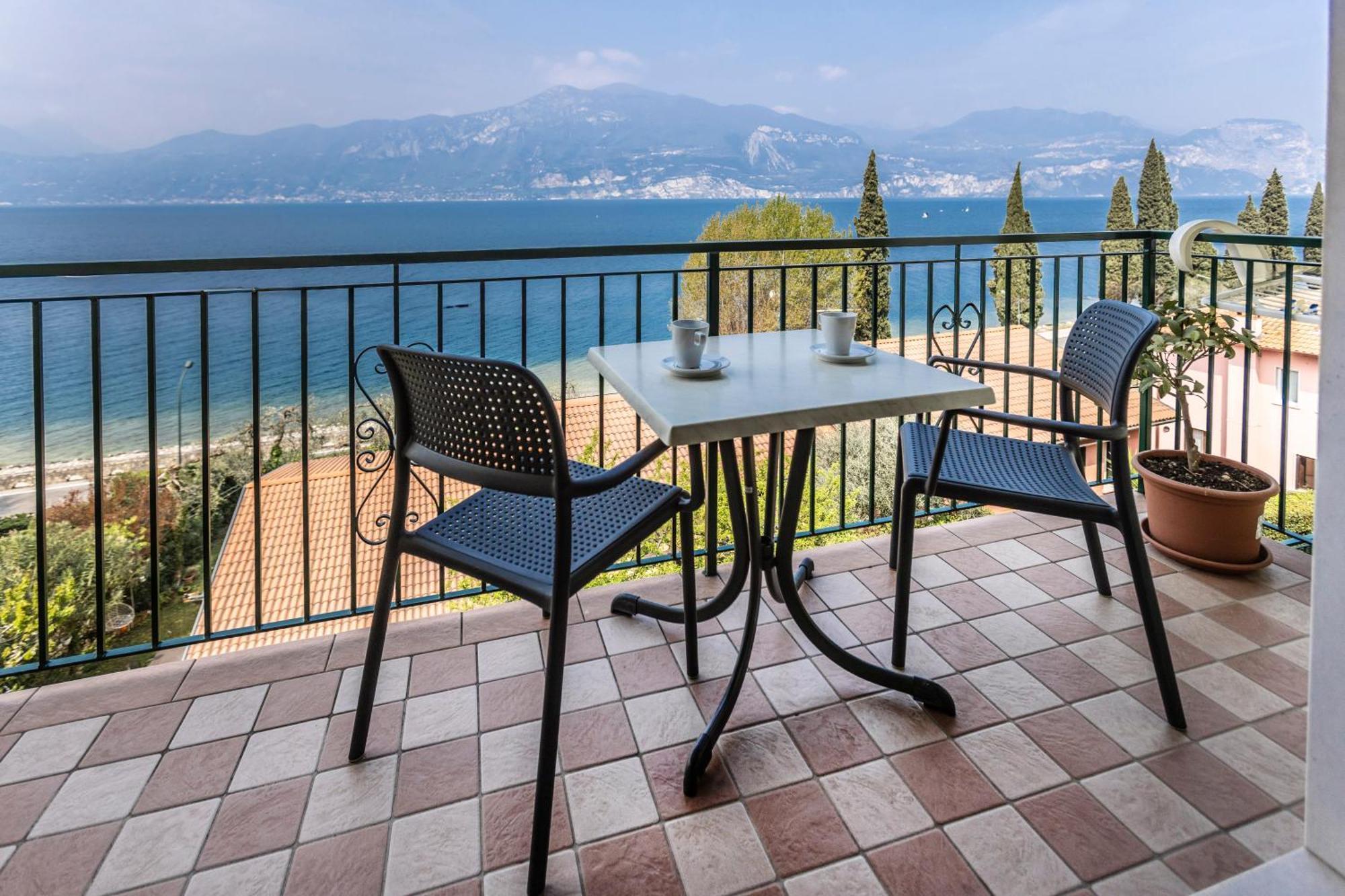 Residence Solei Classic & Plus Brenzone sul Garda Buitenkant foto